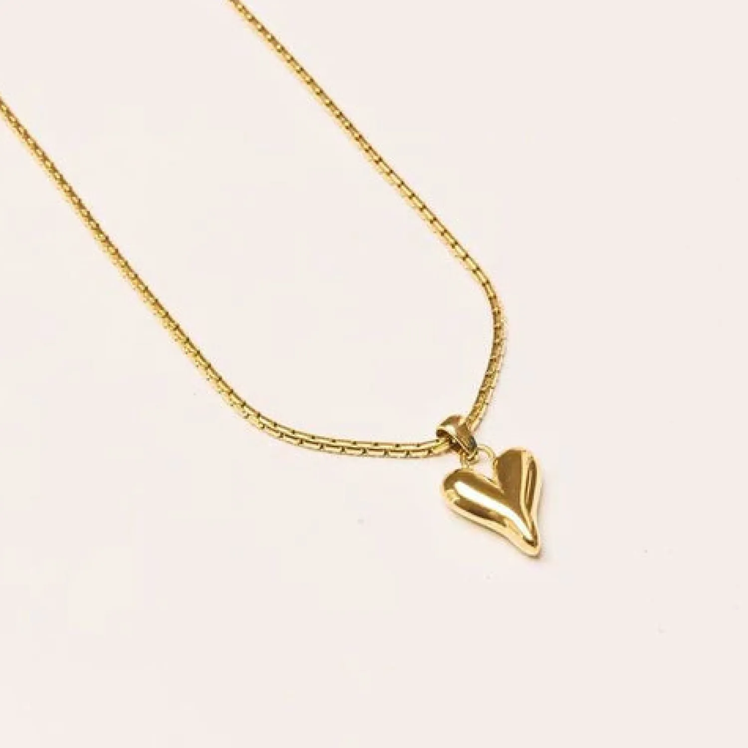 Women We Are Emte Admire Necklace In Gold Plated