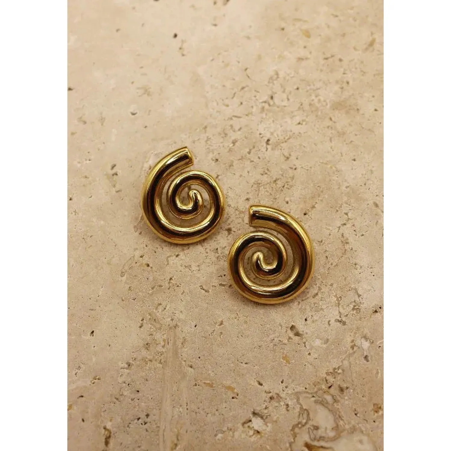 Women Love From Lilou Alma Earrings - Gold