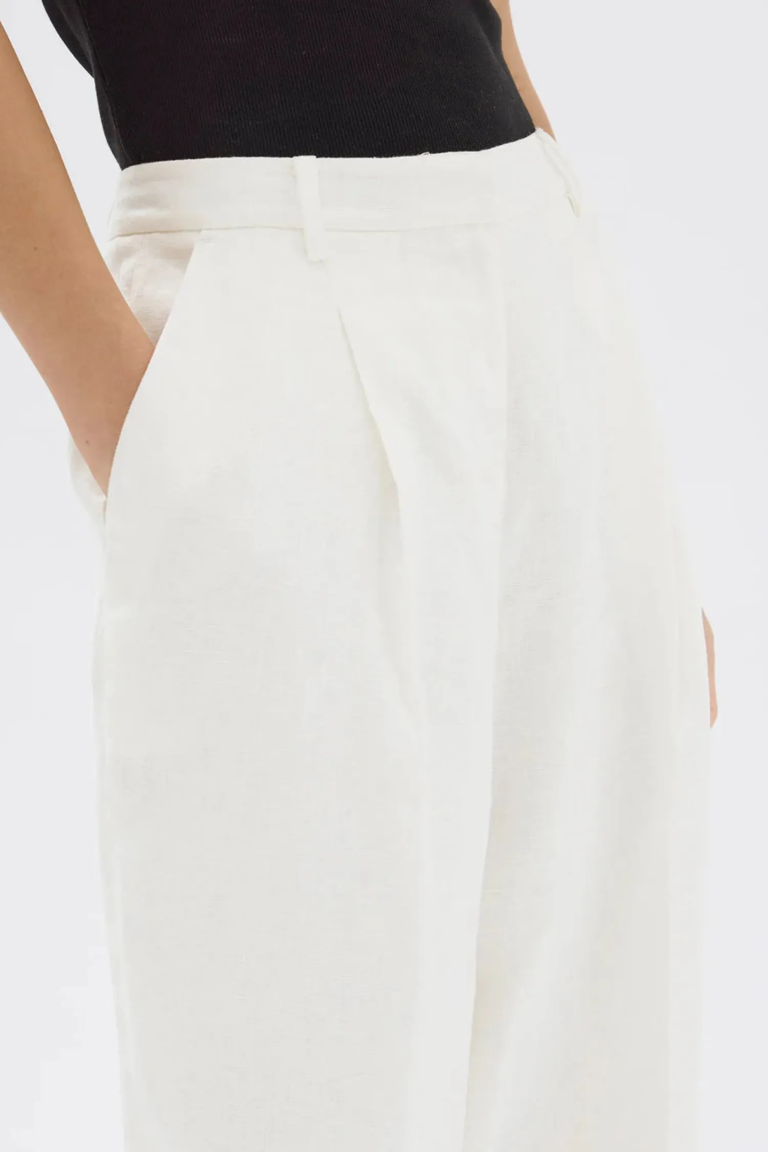 Women Assembly Label Aria Linen Pant - Antique White