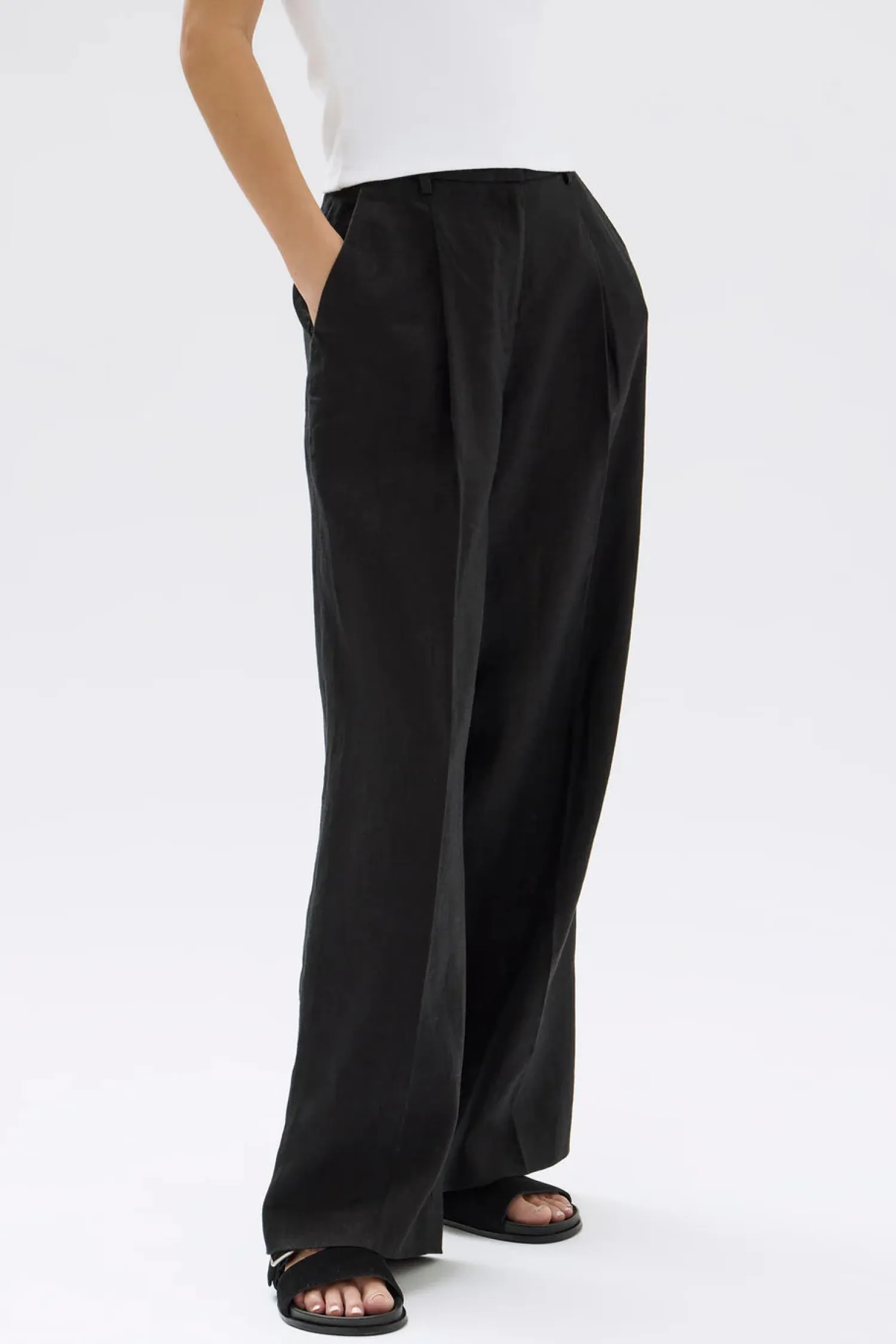 Women Assembly Label Aria Linen Pant - Black