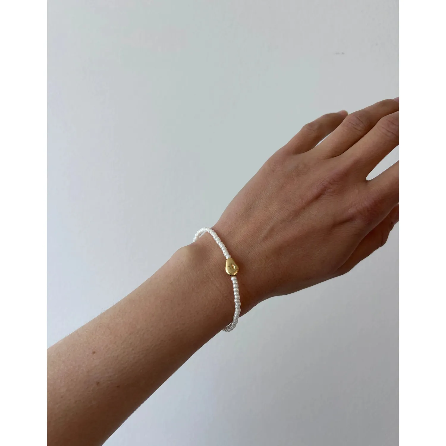 Women Epona Studios Gold Pebble Bracelet